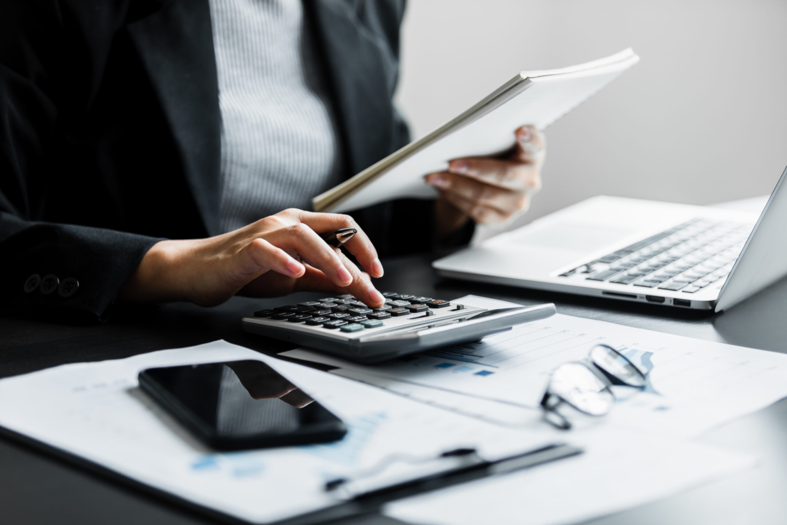 HR01_11: Debtor Employees