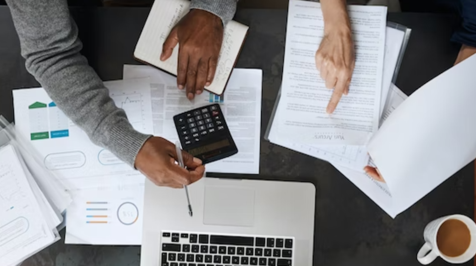 P03_02: Invoices Exceeding POs